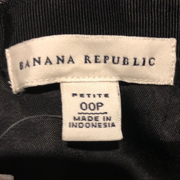 𝐁𝐀𝐍𝐀𝐍𝐀 𝐑𝐄𝐏𝐔𝐁𝐋𝐈𝐂 Career Skirt - Picture 4 of 6